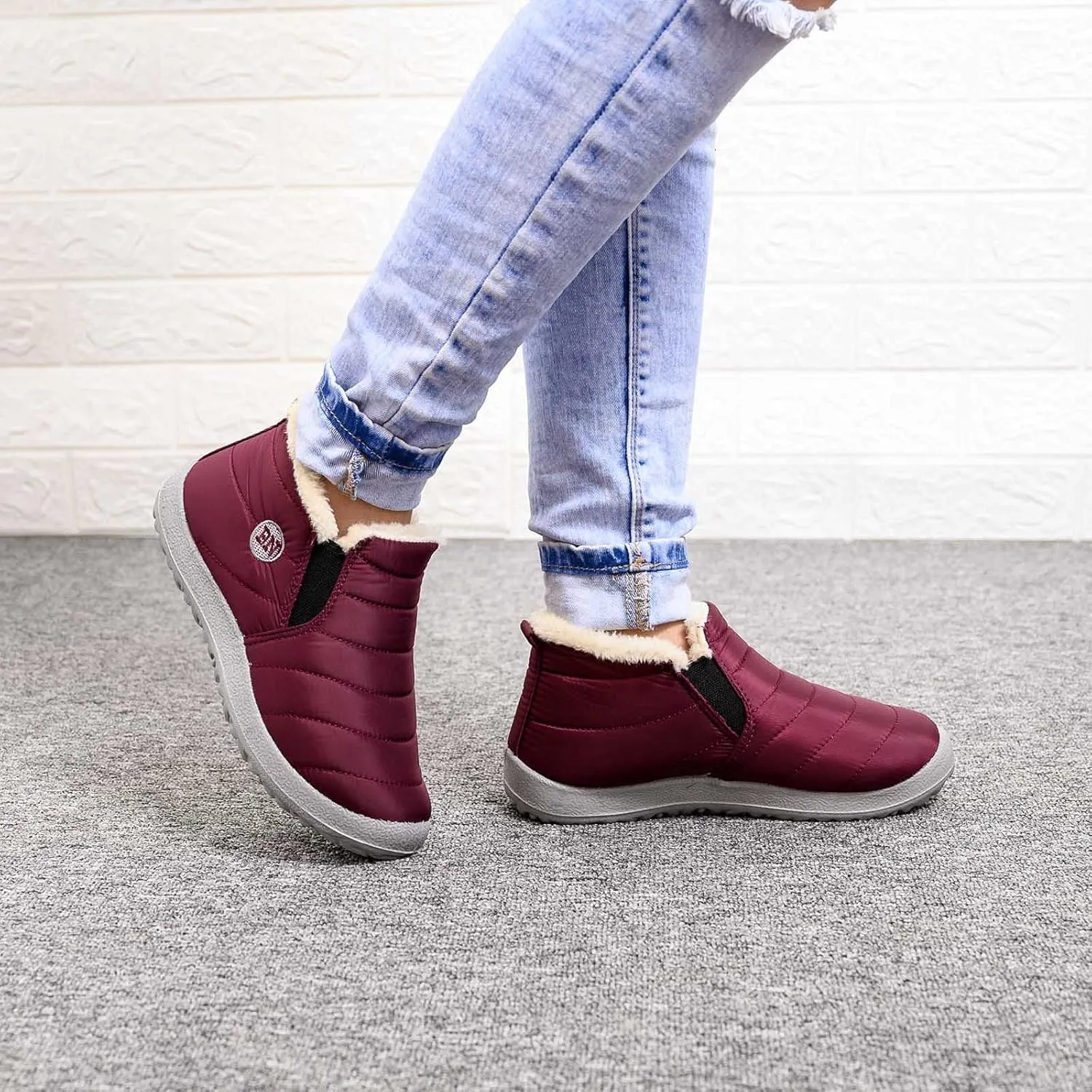 Winter Walking Shoes For Men Plush Lined Low Top Hiking Boots Non-Slip Snow Shoes For Men Casual Boots